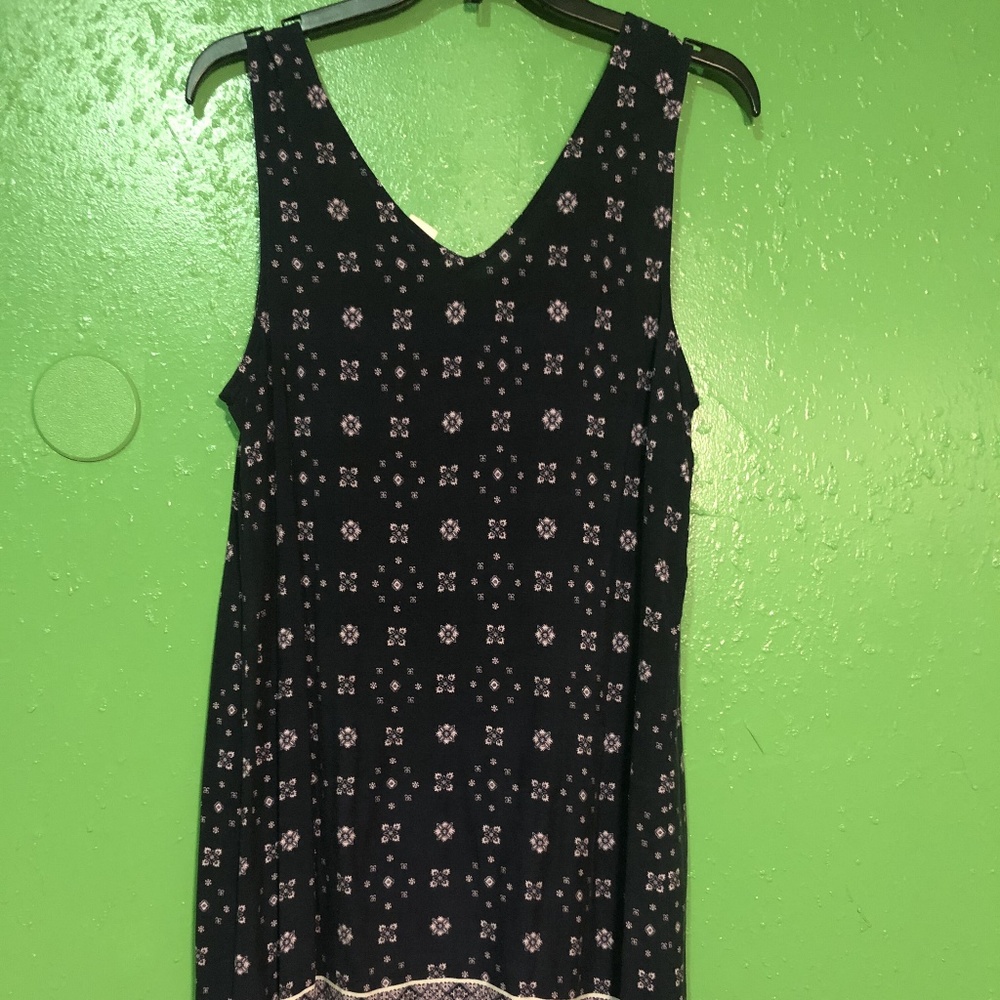 V-Neck Print Shift Dress